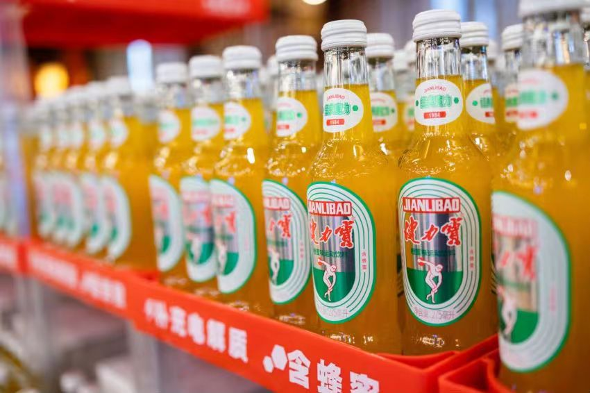 打造佐餐新风尚，经典玻璃瓶装pg电子网页版入畅爽上市